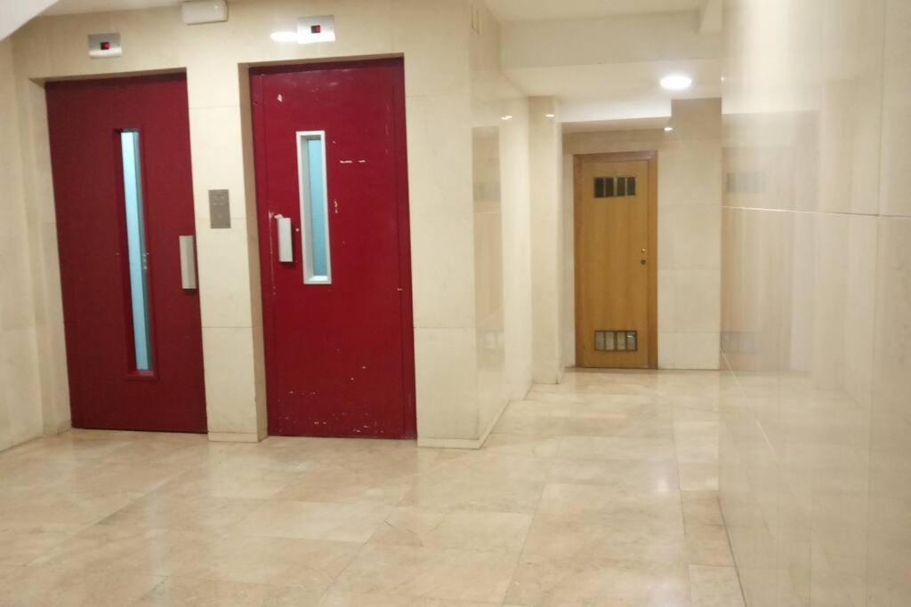 Glorias:Sagrada Familia 15 Minutos - Playa 20 Minutos Apartment Barcelona Bagian luar foto